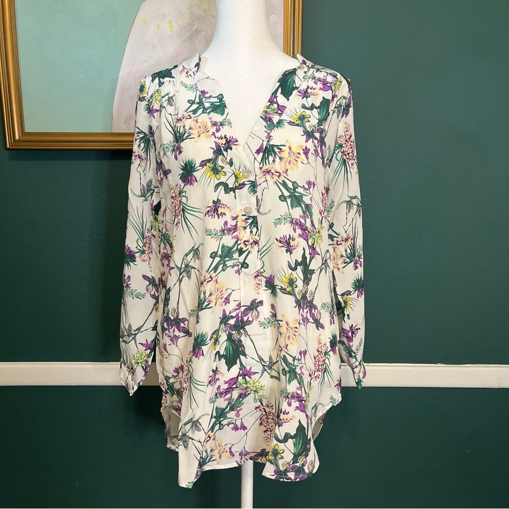 Amour Vert Silk Blouse Tops Sz Medium | White and Purple Floral